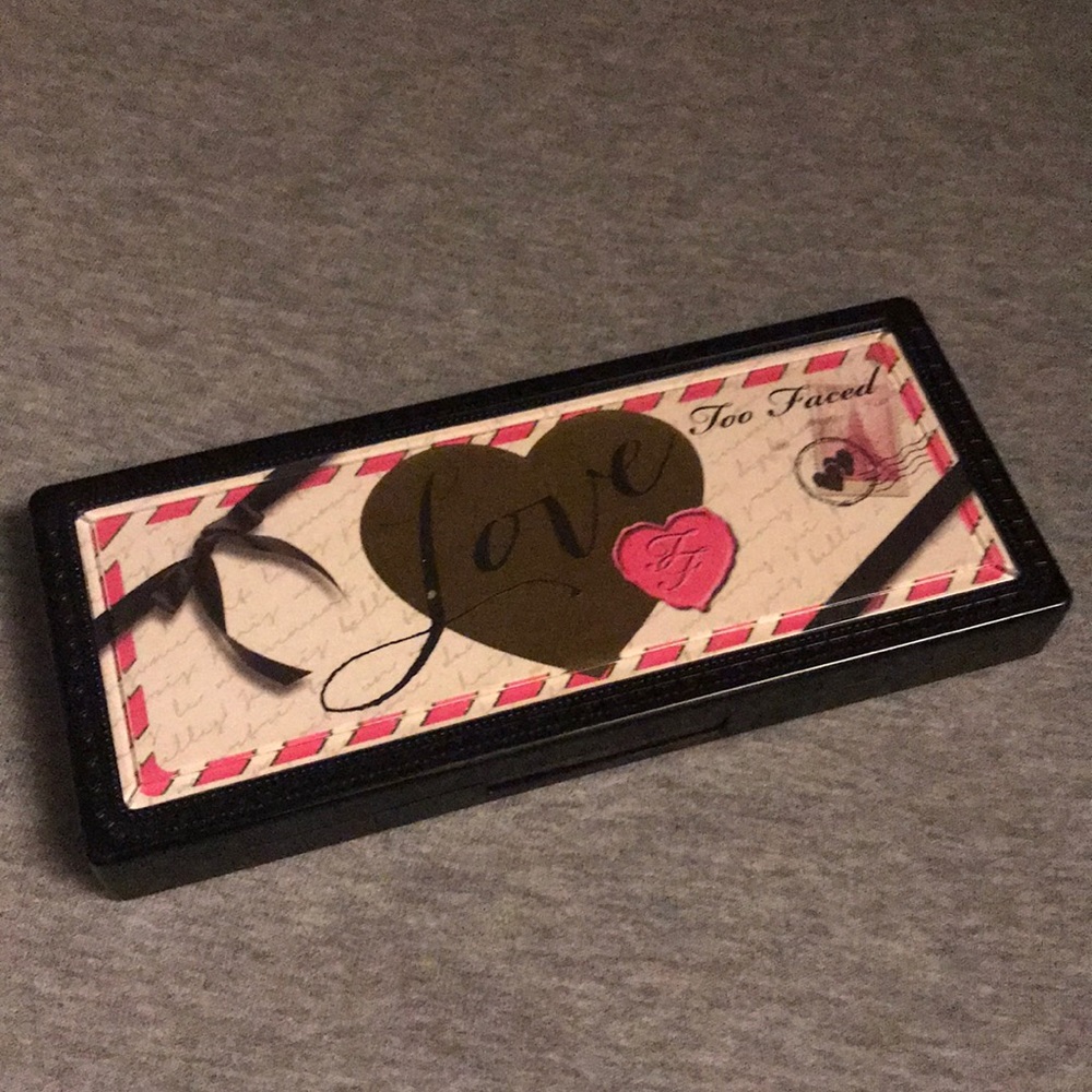 Too faced love pallete